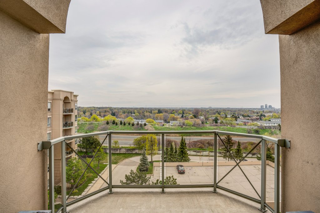 0266082075 Amherst Heights Drive25_m Davies Condos